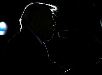 Weißes Haus veröffentlicht manipuliertes Bild von festgenommener Demonstrantin