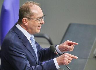 Dobrindt will nach Cyberangriffen künftig ''zurückschlagen''