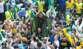 Blitzeinschlag bei Bolsonaro-Demo in Brasilien: 89 Verletzte