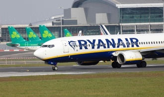 Quartalsgewinn von Ryanair bricht wegen Millionenstrafe in Italien ein