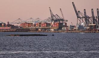 Bundesregierung senkt Wachstumsprognose wegen Exportschwäche