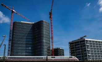 Bahn und GDL setzen Tarifverhandlungen fort