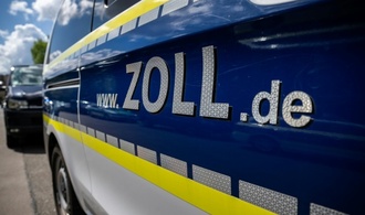 Zoll in Bayern beschlagnahmt verbotenen ''Potenzhonig'' mit Viagra