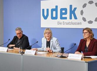 Ersatzkassen wollen Reformen für stabilere Krankenversicherung