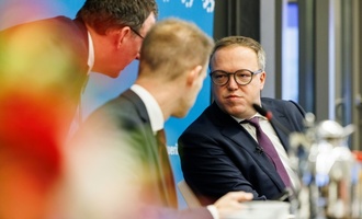 Thüringens Ministerpräsident Voigt klagt gegen Entzug von Doktortitel