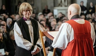 Erzbischöfin Mullally: Erstmals Frau als geistliches Oberhaupt der Anglikanischen Kirche