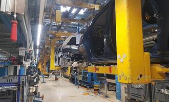 Ifo: Auftragslage der Unternehmen entspannt sich nur geringfügig