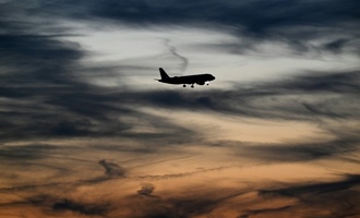 Mehr Fluggäste an deutschen Flughäfen - Anstieg 2025 vor allem bei Auslandsflügen