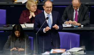 Bundestag: Dobrindt wirbt für Gesetz zum Schutz der Infrastruktur