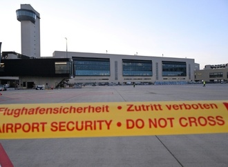 Bundesarbeitsgericht: Fluggastkontrolleurin darf Kopftuch tragen