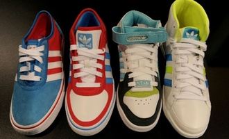 Adidas meldet Rekordumsatz im Jahr 2025 und kündigt Aktienrückkauf an