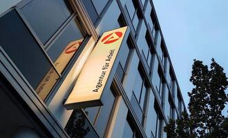 Arbeitslosenzahl steigt saisonbedingt wieder über drei Millionen