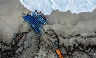 Prozess gegen italienische Beamte wegen Bootsunglück mit 94 toten Migranten begonnen