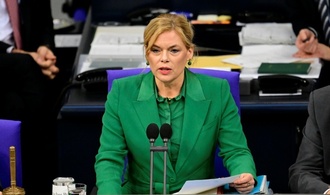 Bundestagspräsidentin Klöckner bekräftigt Wunsch nach weiblichem Staatsoberhaupt