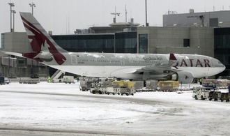 Flughafen Frankfurt am Main stellt wegen Schneefall Betrieb vorübergehend ein