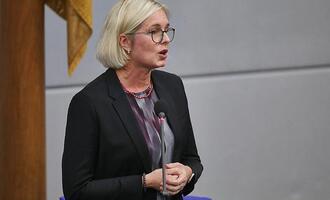 Sportstaatsministerin spricht sich gegen Boykott der Fußball-WM aus