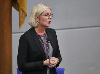 Sportstaatsministerin spricht sich gegen Boykott der Fußball-WM aus