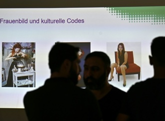 Integrationskurse für Migranten auf Eis gelegt - Kritik auch aus Bundesregierung