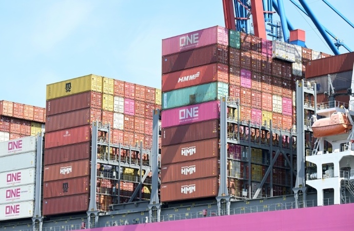 EU-Parlament setzt Umsetzung von US-Zolldeal aus dem vergangenen Jahr fort