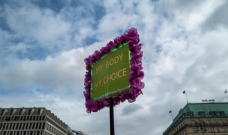 Nordrhein-westfälischer Arzt erzielt Teilerfolg mit Klage gegen Abtreibungsverbot