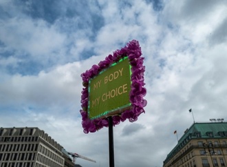 Nordrhein-westfälischer Arzt erzielt Teilerfolg mit Klage gegen Abtreibungsverbot