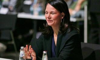 Baerbock lehnt Boykott der Fußball-WM in den USA ab