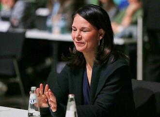 Baerbock lehnt Boykott der Fußball-WM in den USA ab