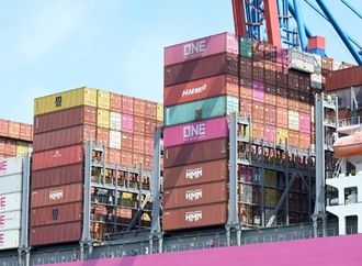 Deutsche Exporte 2025 leicht gestiegen - Ausfuhren in USA stark gesunken