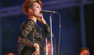 Fünf Frauen besetzen Top-5 der Single-Charts