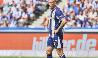 2. Bundesliga: Hertha schlägt SVE - Dynamo kommt auf Schalke zurück