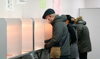 Vorgezogene Wahl in Japan begonnen - Sieg für Regierungschefin Takaichi erwartet