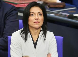 Wirtschaftsministerin will vorgezogene Steuerreformen