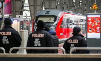 Nach tödlichem Angriff auf Zugbegleiter: Bahn lädt zu Sicherheitsgipfel ein