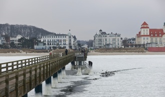 Mecklenburg-Vorpommern: Polizei erwischt Einbrecher auf Rügen in Badewanne