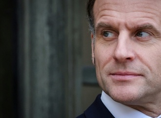 Interview: Macron hält weiter an deutsch-französischem Kampfjet FCAS fest