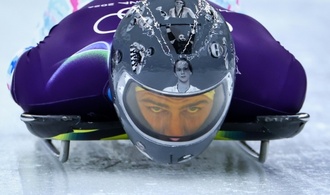 Selenskyj verteidigt Helm eines Olympia-Athleten mit  im Krieg getöteten Ukrainern darauf