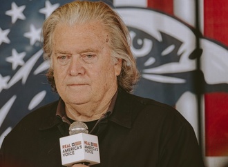 US-Regierung will Verurteilung von Trumps früherem Chefstrategen Bannon aufheben