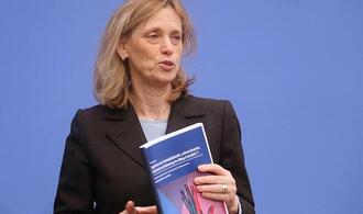 Prien sieht Gewalt als gesamtgesellschaftliches Phänomen