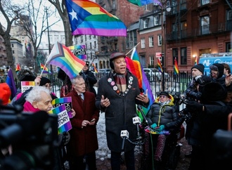 Empörung über Entfernung von Regenbogenflagge von Stonewell-Monument in New York