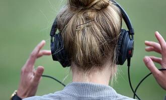 Bad Bunny stürmt an Spitze der Album- und Single-Charts