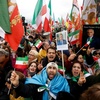 200.000 Teilnehmer bei Großdemonstration gegen iranische Regierung in München