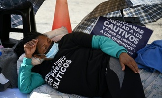 Angehörige von politischen Gefangenen in Venezuela treten in den Hungerstreik