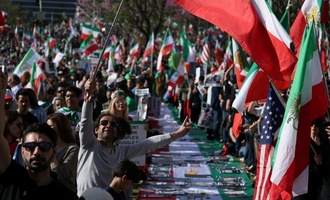 Berichte über Anti-Regierungs-Sprechchöre in Teheran