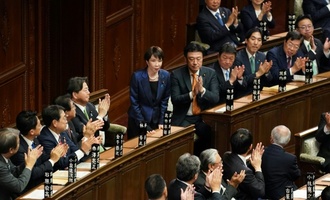 Japans Regierungschefin Takaichi nach Wahlsieg im Amt bestätigt
