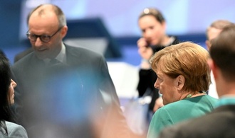 Ex-Kanzlerin Merkel mit großem Applaus bei CDU-Parteitag empfangen