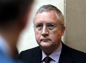 Güllner gibt Forsa-Geschäftsführung ab