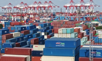 DIHK-Außenwirtschaftschef wirbt vor Kanzler-Reise für engere Kooperation mit China