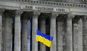 Pistorius und Warken stehen im Bundestag Rede und Antwort