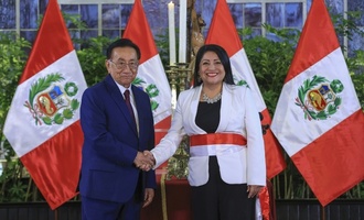 Peru: Übergangspräsident ernennt Ökonomin zur Regierungschefin