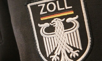 Verdacht illegaler Einfuhren aus Russland: Zoll durchsucht drei Firmen in Hamburg